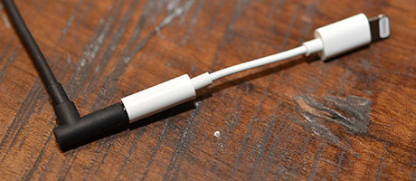 Apple-Lightning-to-3.5mm-Headphone-Adapter